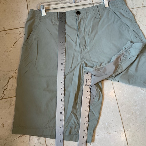 Mountain Hardwear Shorts, Sage Green, Zip Front, Side Pockets, Belt Loops, Sz 36 - Picture 13 of 13